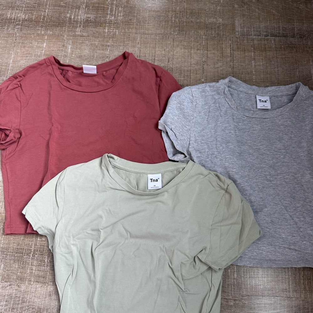 Aritzia TNA crop tops